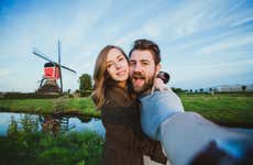 Windmills Tour: Zaanse Schans, Edam, Volendam & Marken